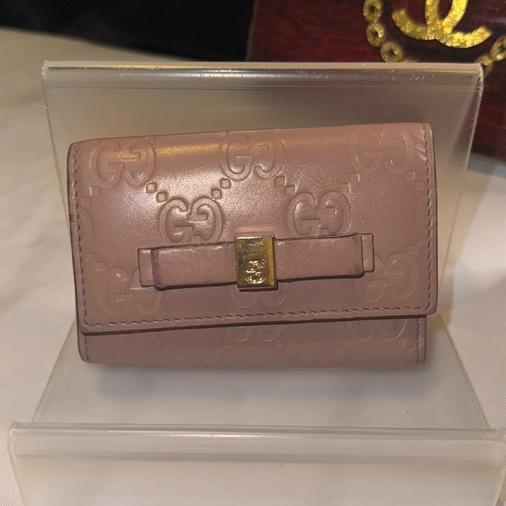 Gucci leather embossed Guccissima GG key case EUC